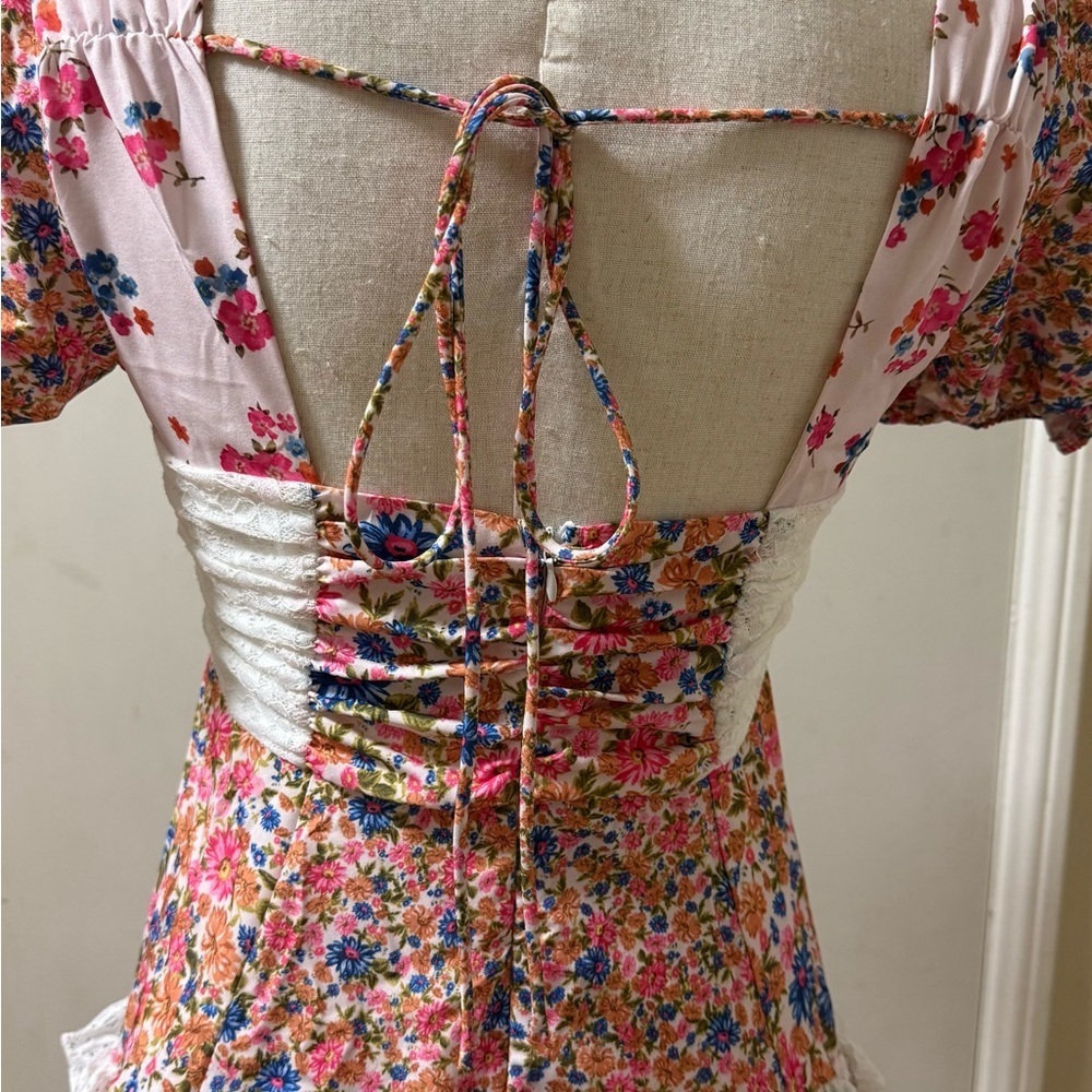 Floral Short Dress. New without tags. Size small. - Picture 7 of 12